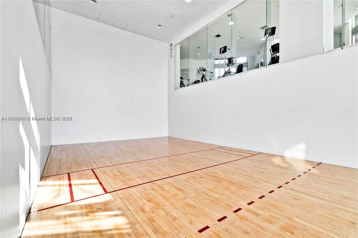 WIND CONDO - Residential