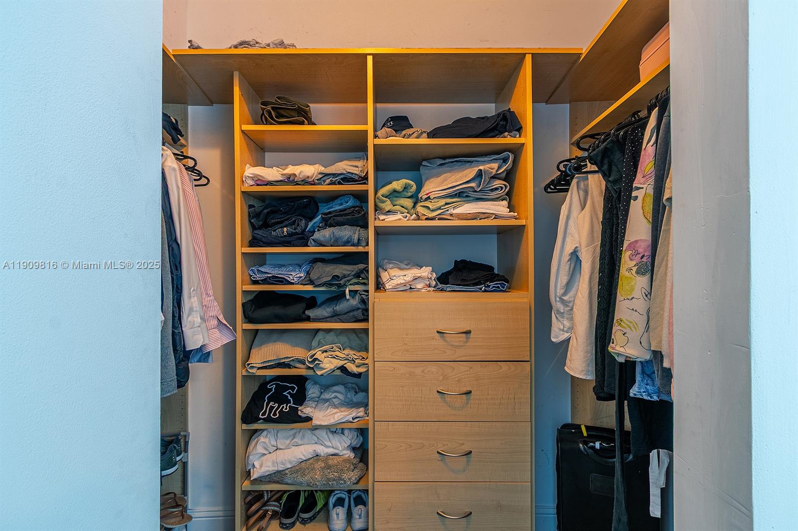 WIND CONDO - Residential