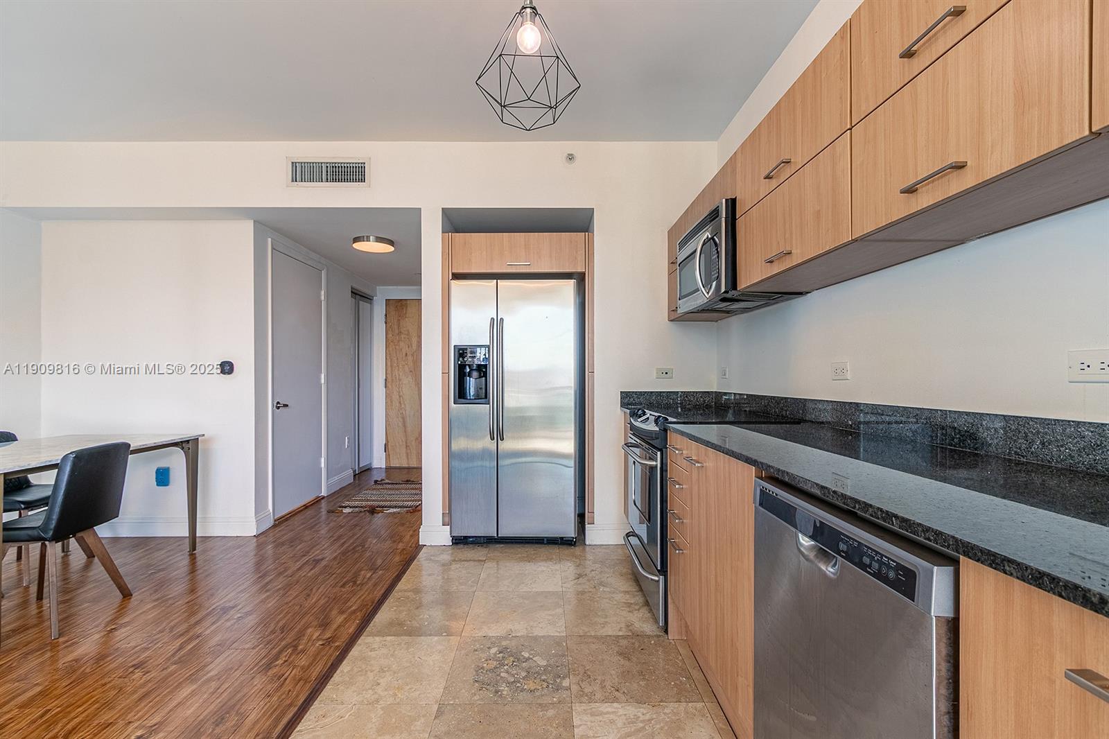 WIND CONDO - Residential