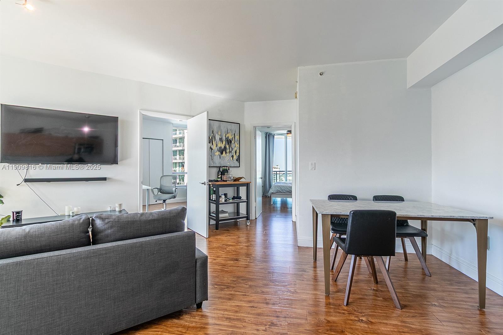 WIND CONDO - Residential