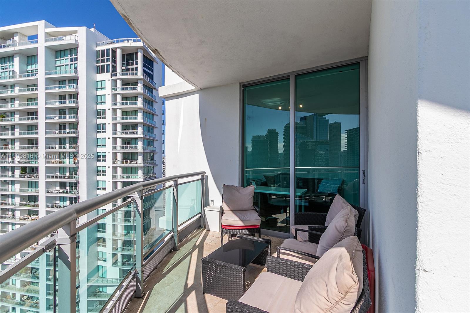 WIND CONDO - Residential