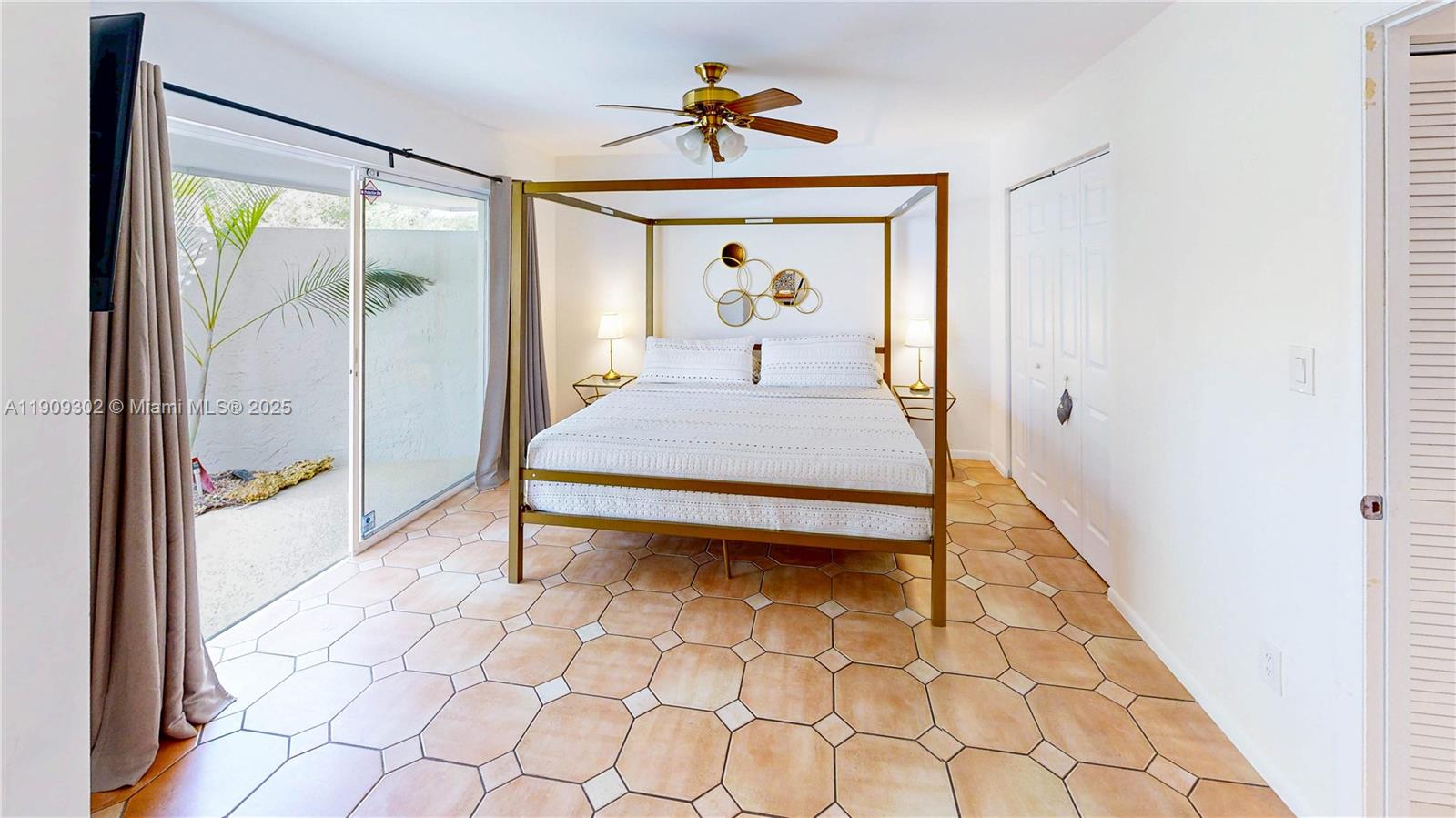 CALUSA CLUB ESTATES 3RD A - Residential