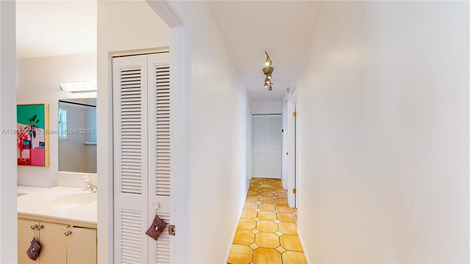 CALUSA CLUB ESTATES 3RD A - Residential