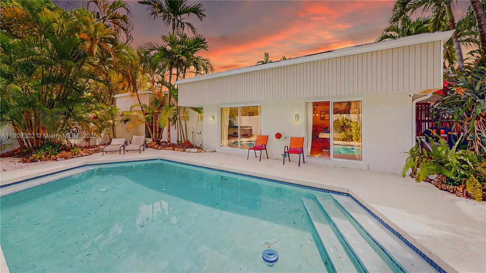 CALUSA CLUB ESTATES 3RD A - Residential