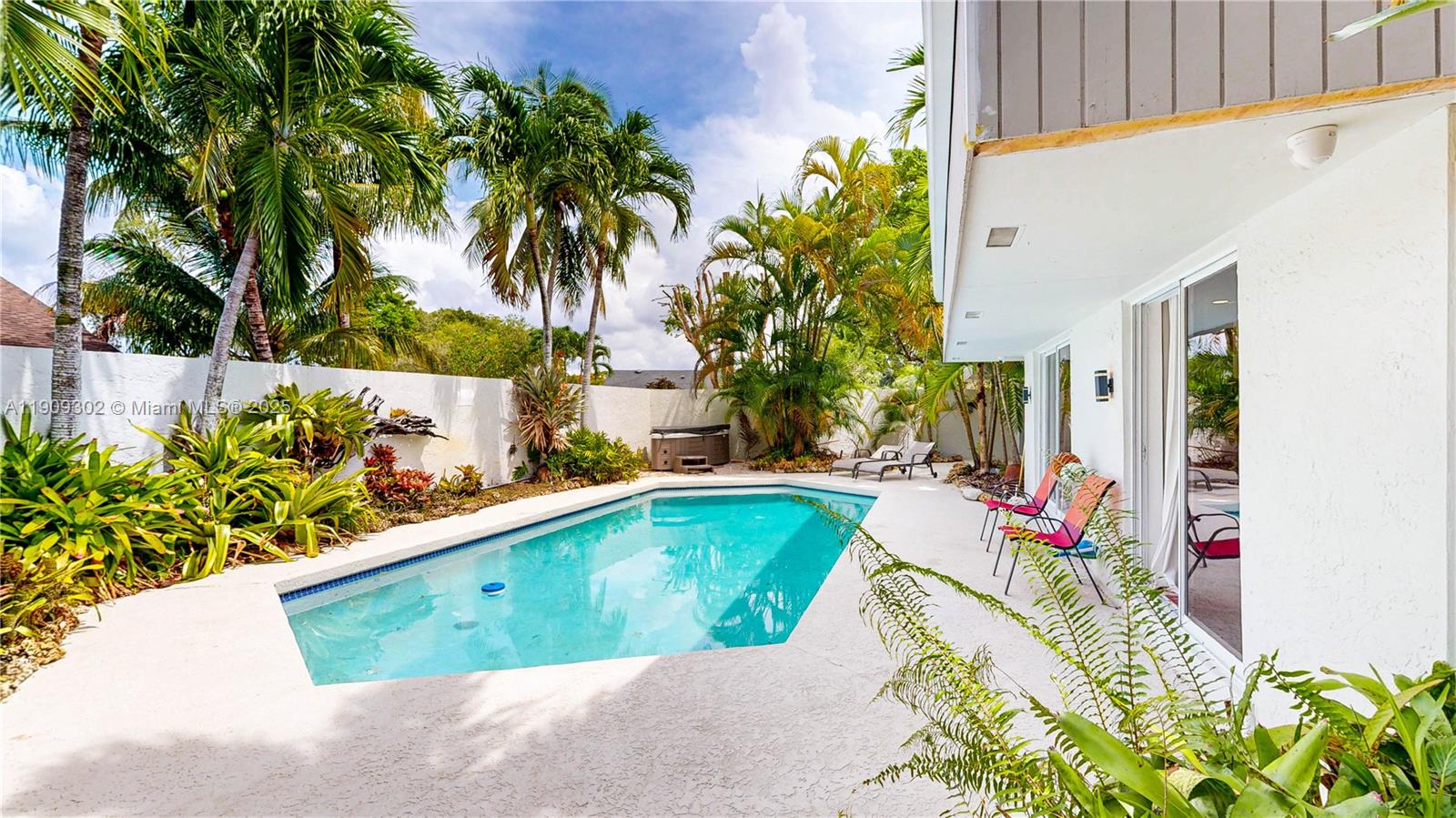 CALUSA CLUB ESTATES 3RD A - Residential