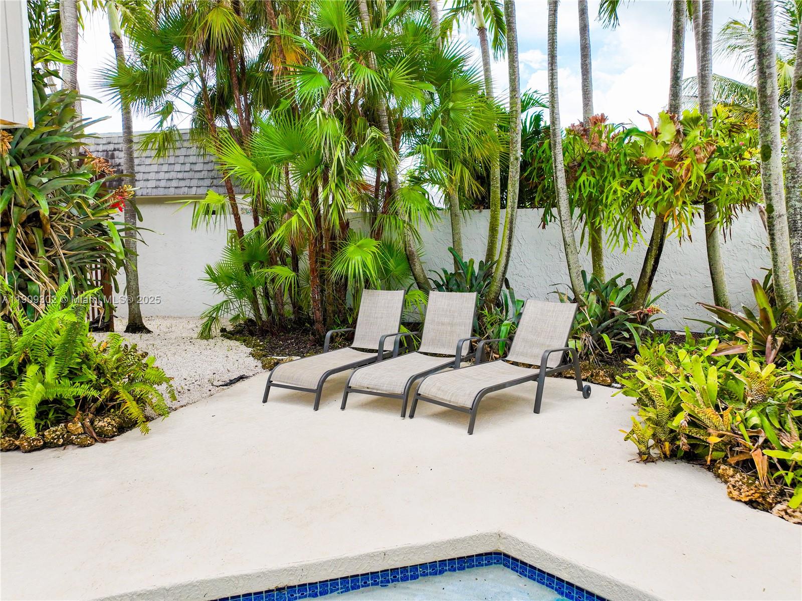 CALUSA CLUB ESTATES 3RD A - Residential