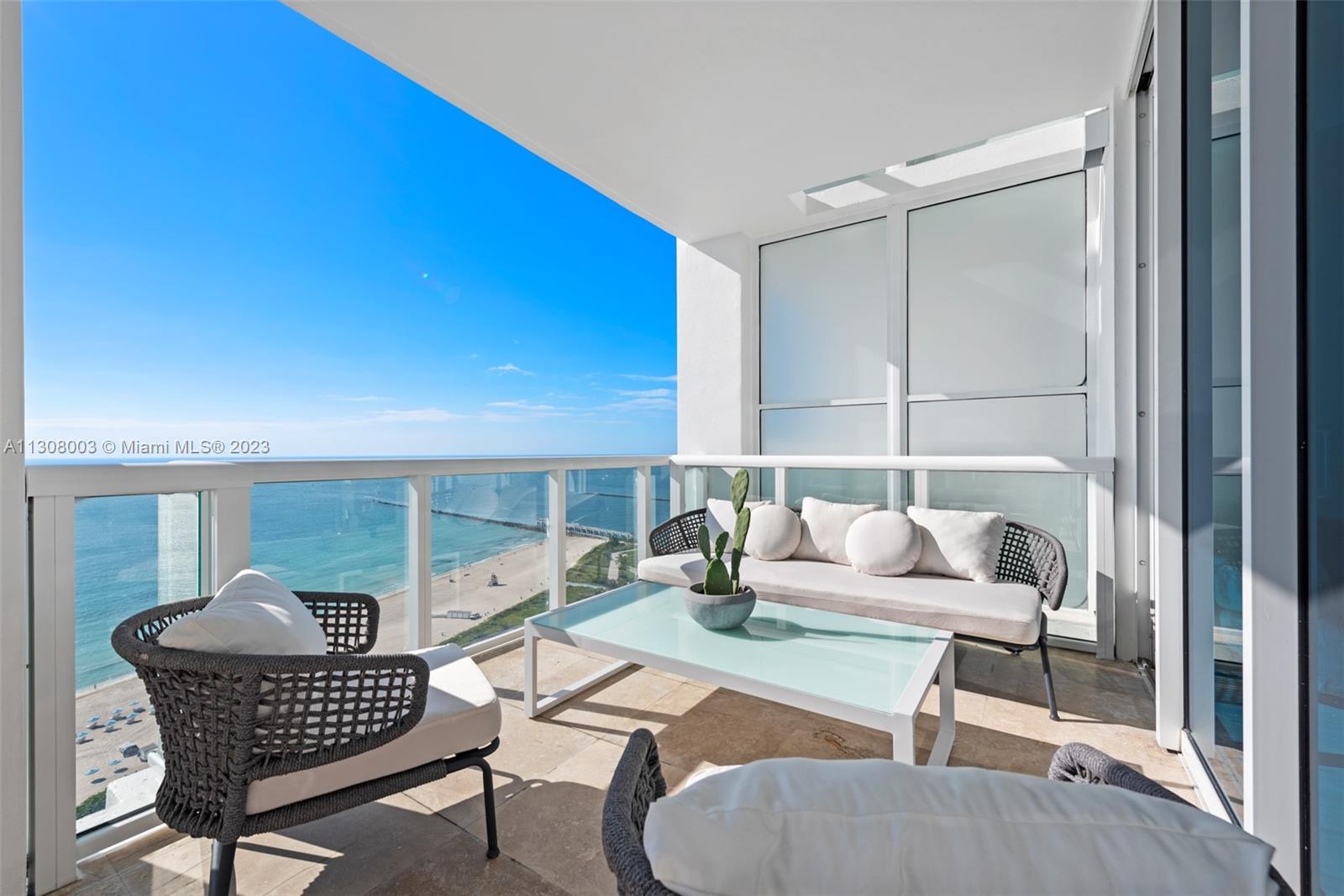 CONTINUUM ON SOUTH BEACH - Residential