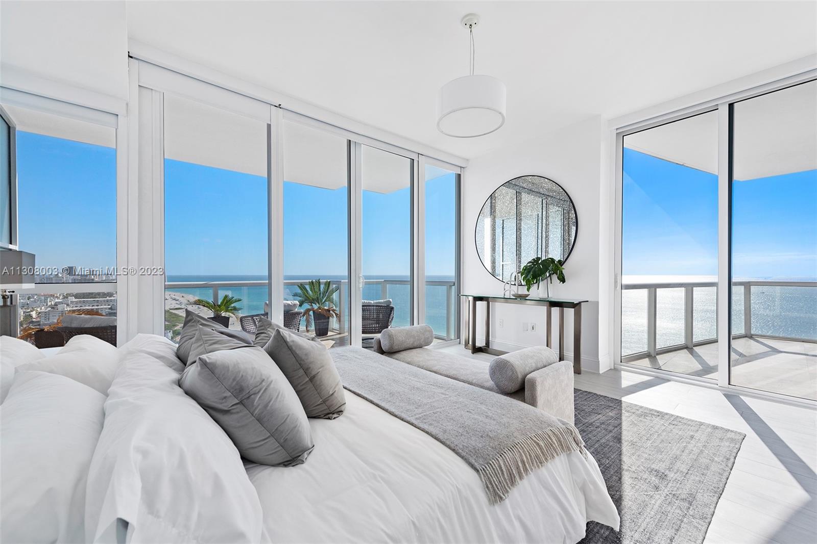 CONTINUUM ON SOUTH BEACH - Residential