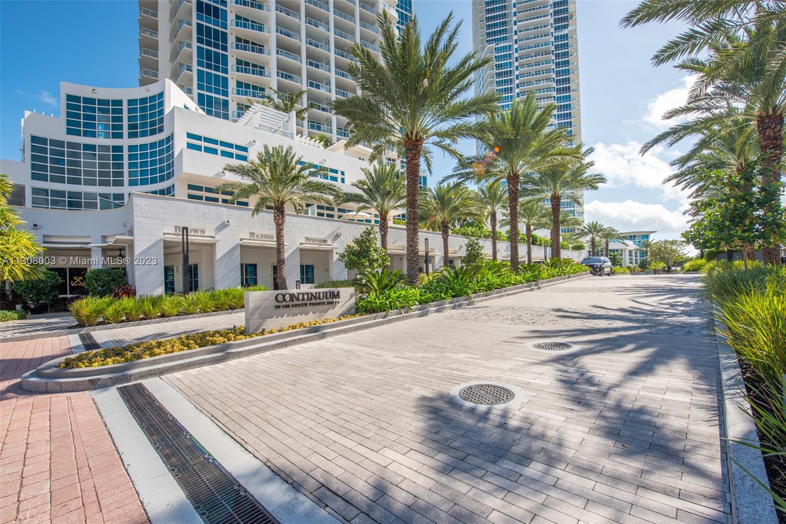 CONTINUUM ON SOUTH BEACH - Residential