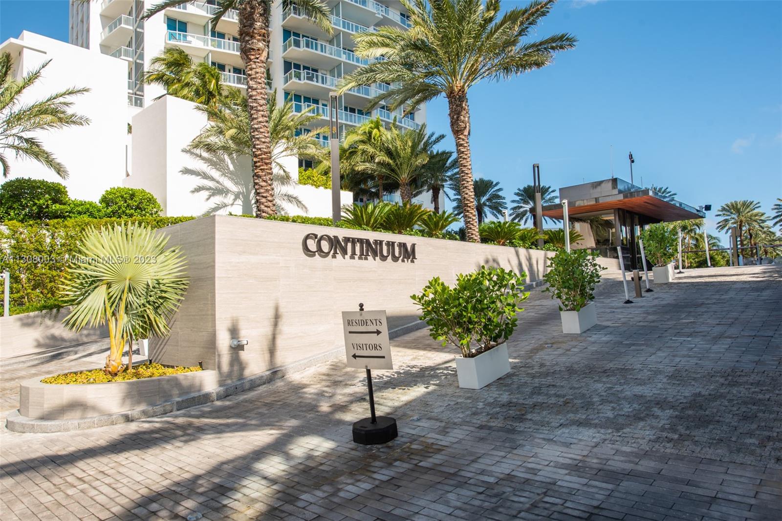 CONTINUUM ON SOUTH BEACH - Residential