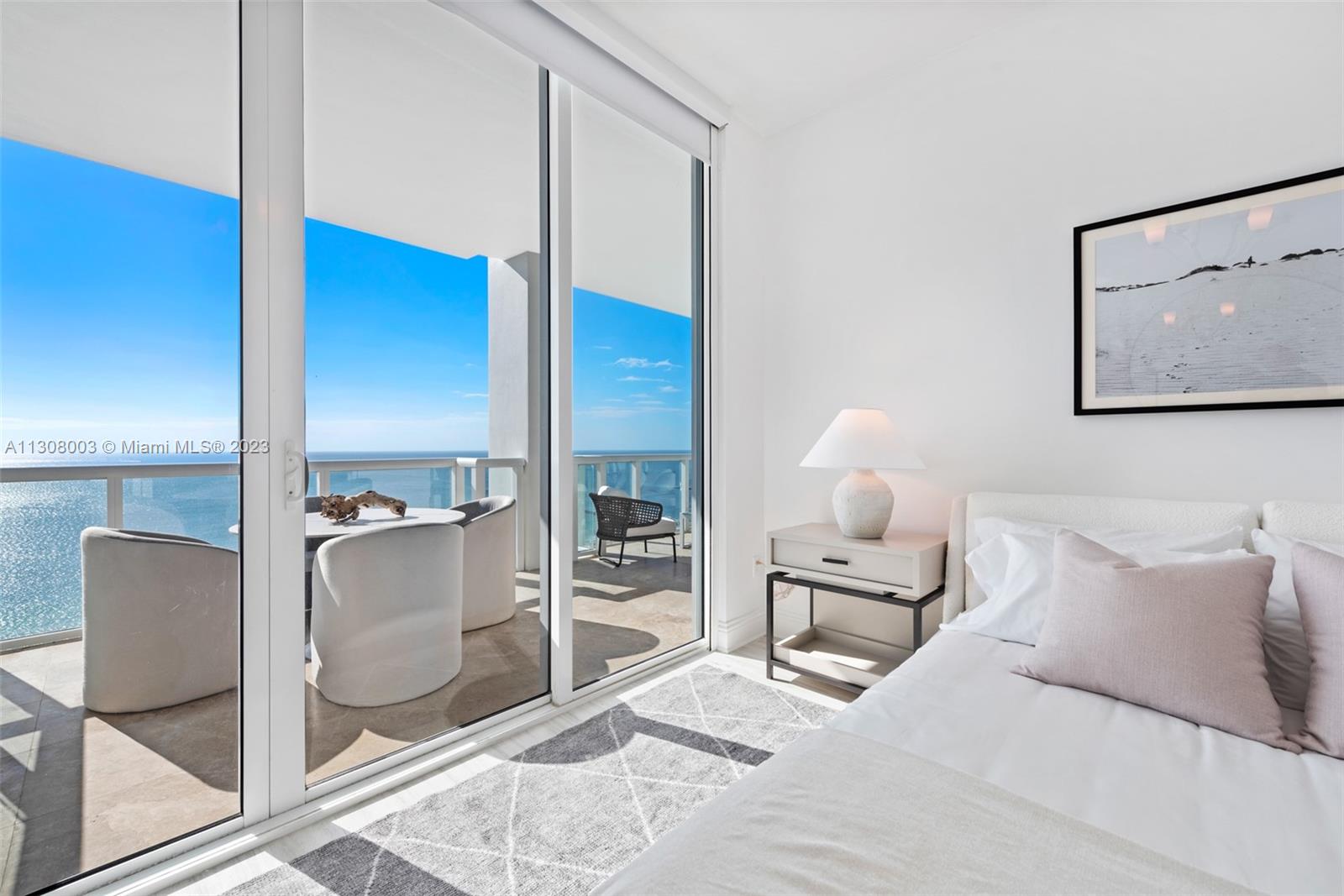 CONTINUUM ON SOUTH BEACH - Residential