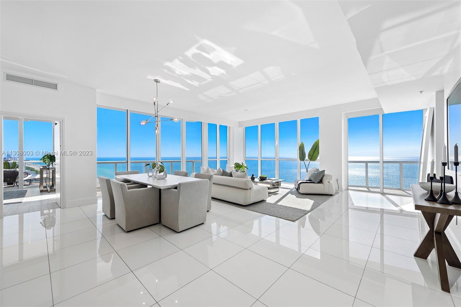 CONTINUUM ON SOUTH BEACH - Residential