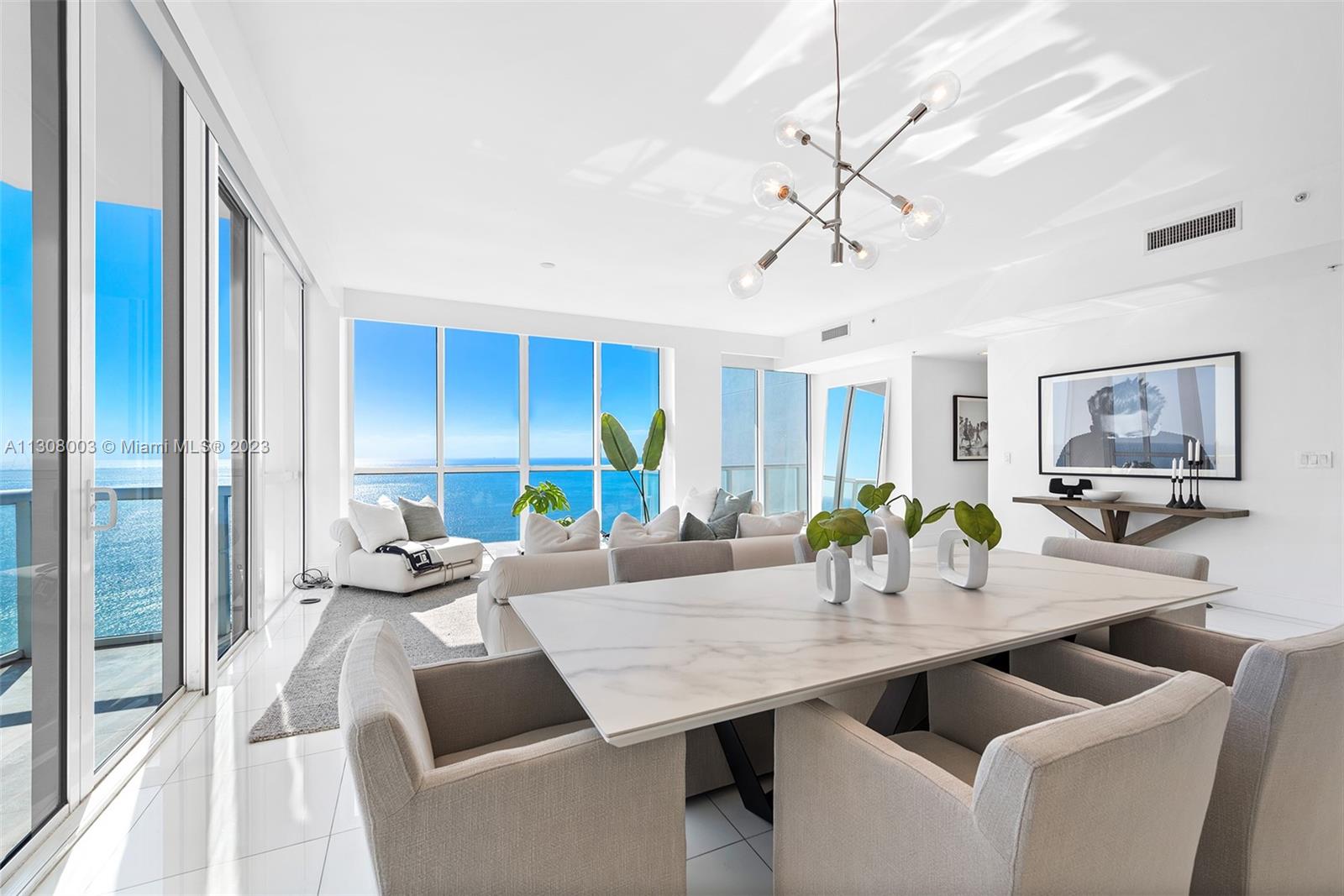 CONTINUUM ON SOUTH BEACH - Residential