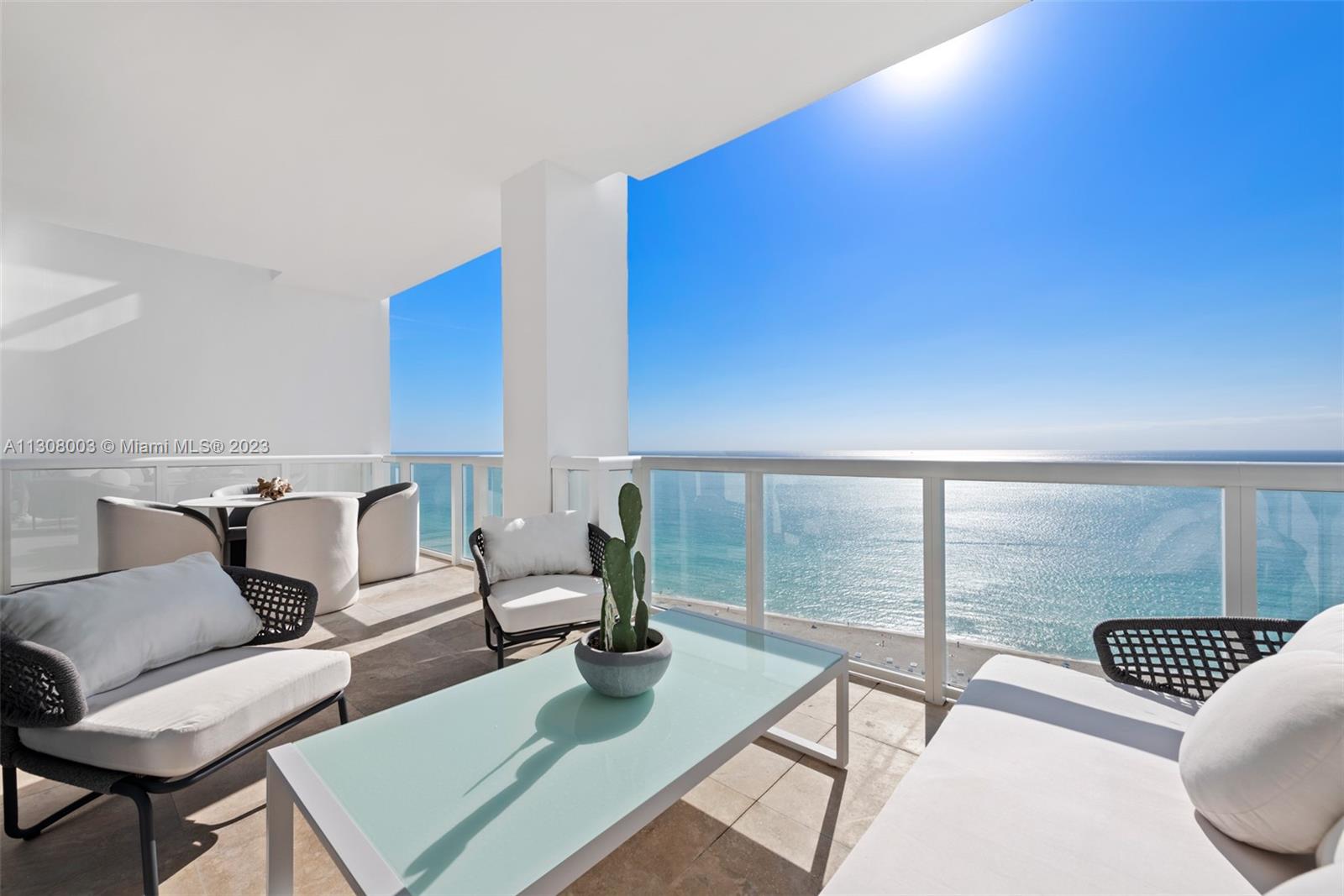 CONTINUUM ON SOUTH BEACH - Residential