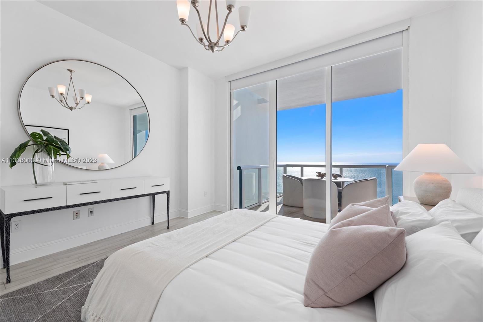 CONTINUUM ON SOUTH BEACH - Residential