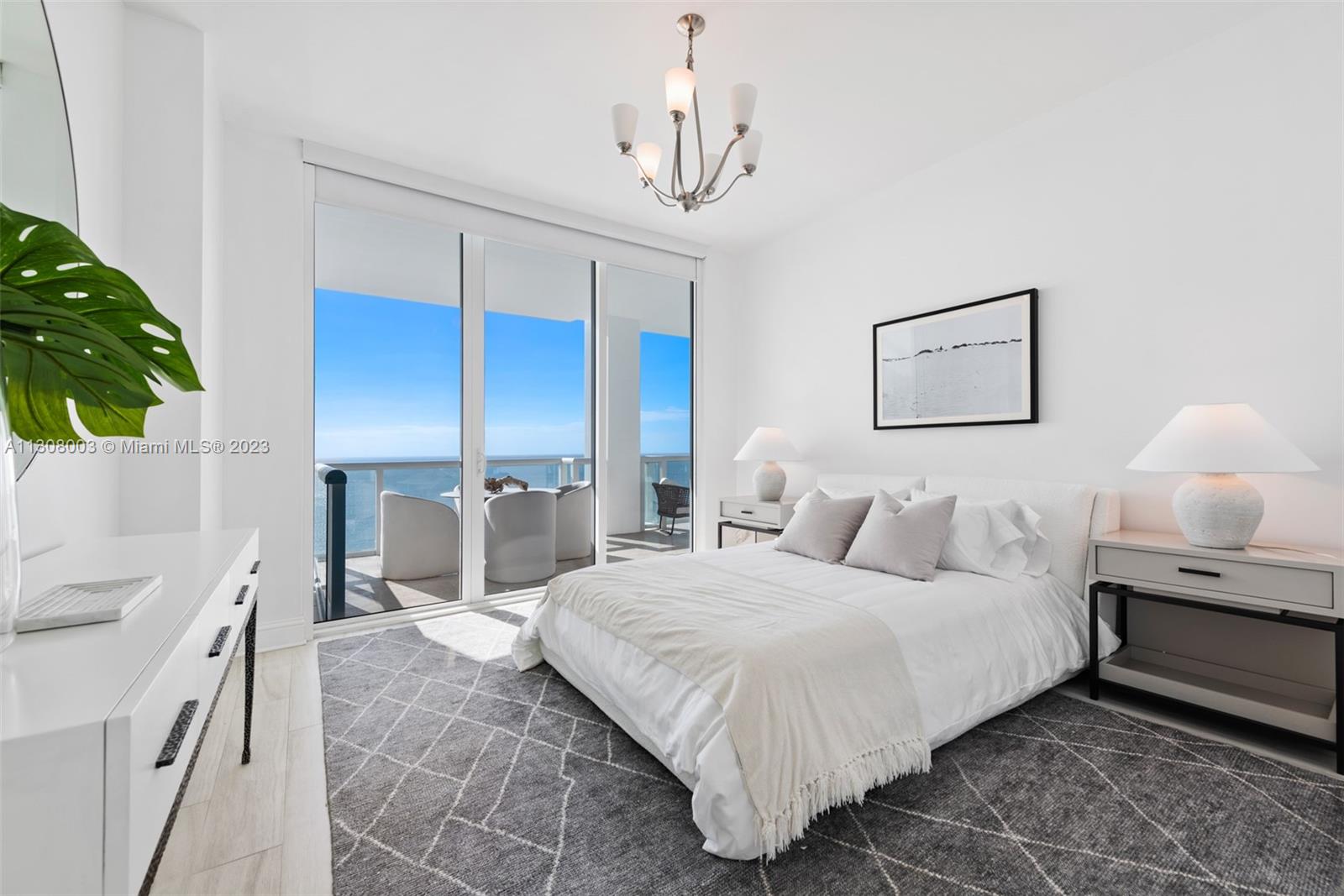 CONTINUUM ON SOUTH BEACH - Residential