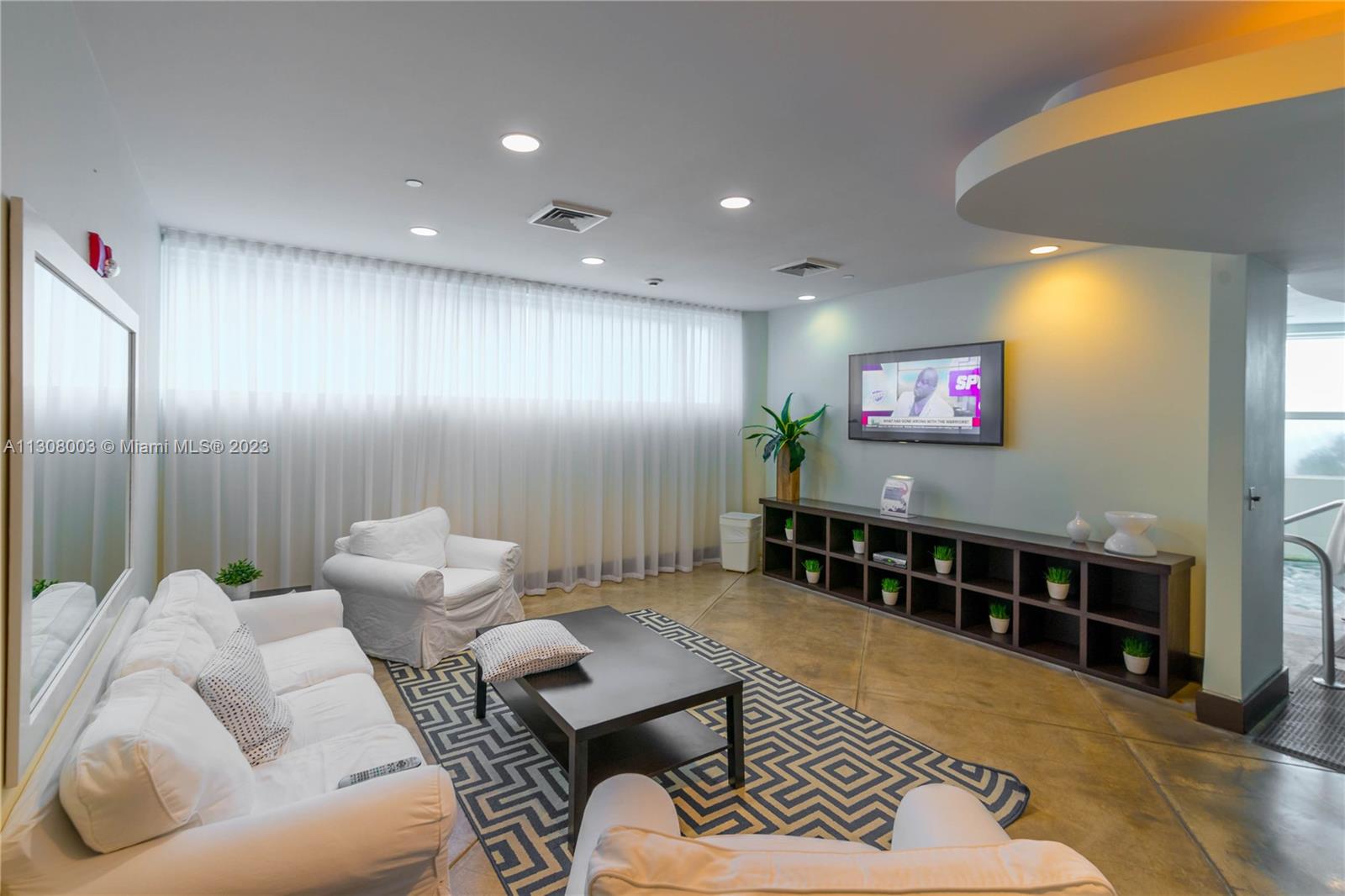 CONTINUUM ON SOUTH BEACH - Residential