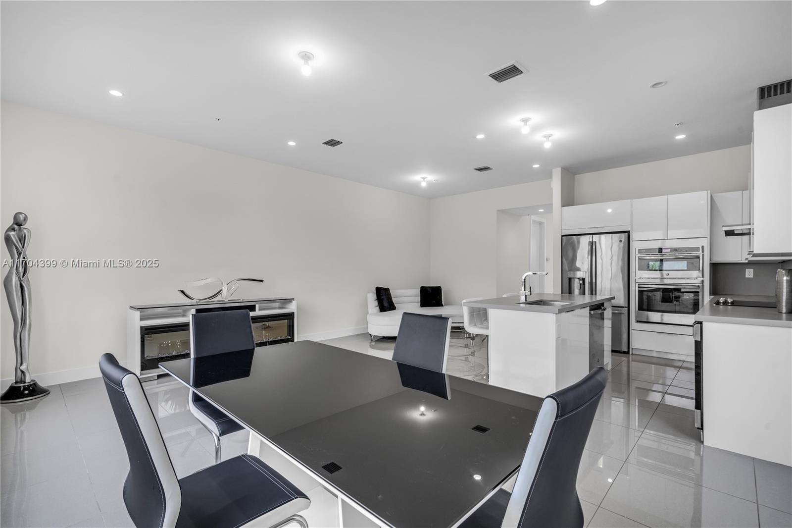 LANDMARK AT DORAL - Residential