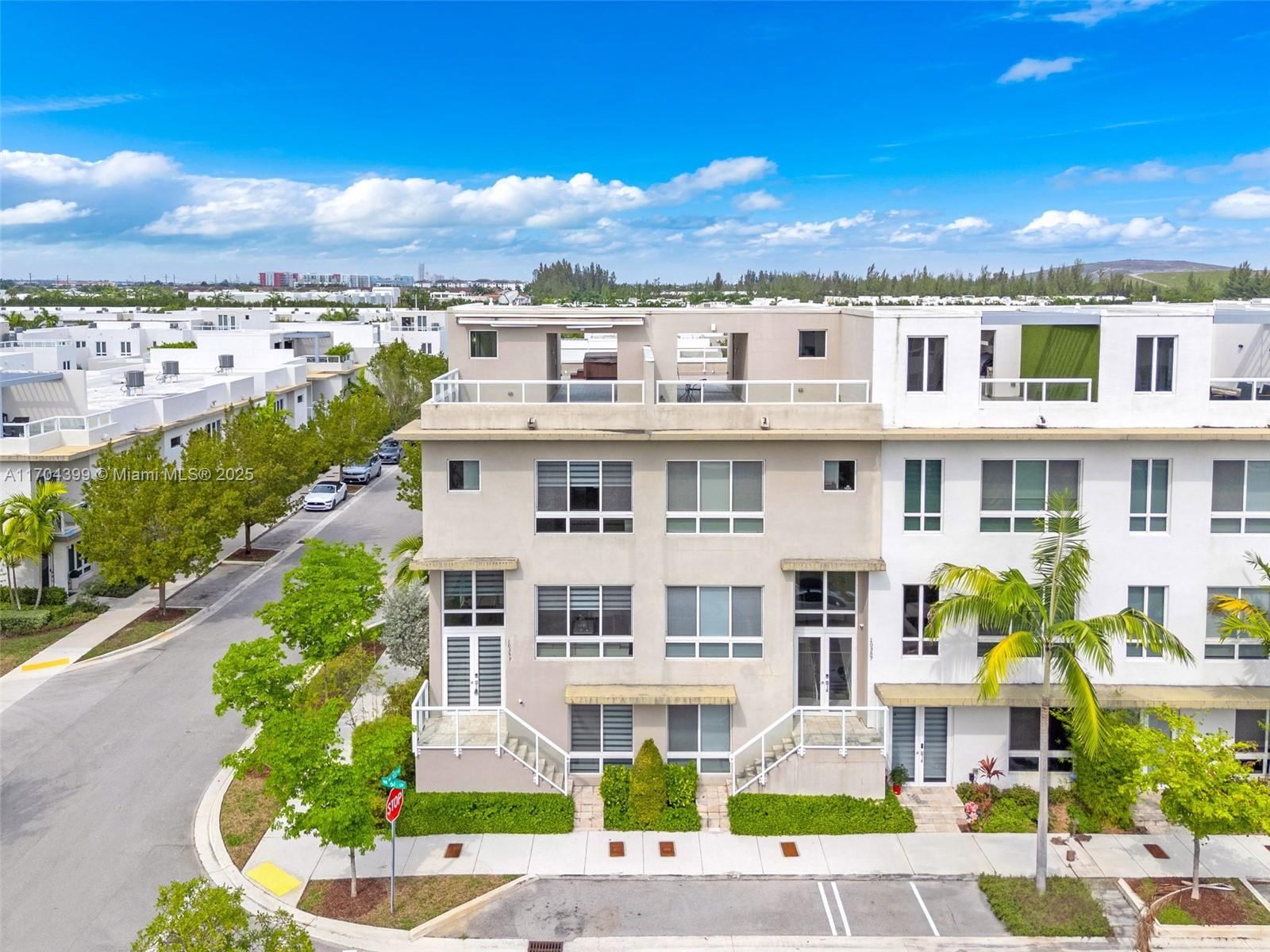 LANDMARK AT DORAL - Residential