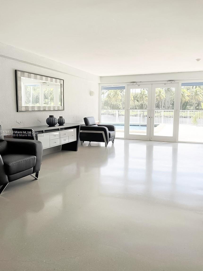 SERENITY ON THE RIVER CON - Residential Lease