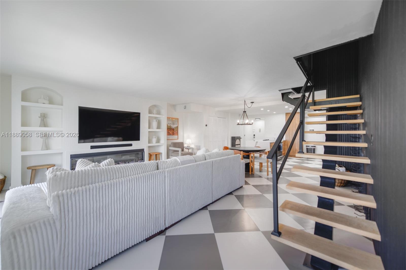 TOWNE ROYALE CONDO - Residential