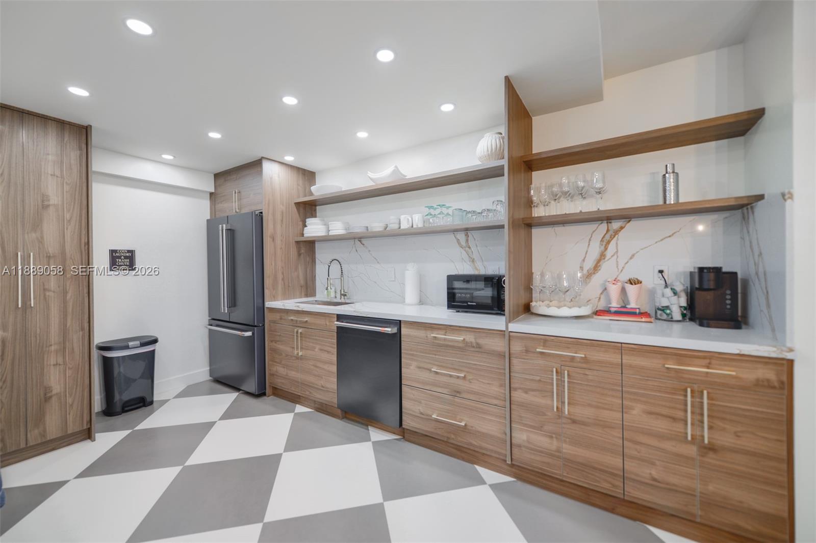 TOWNE ROYALE CONDO - Residential