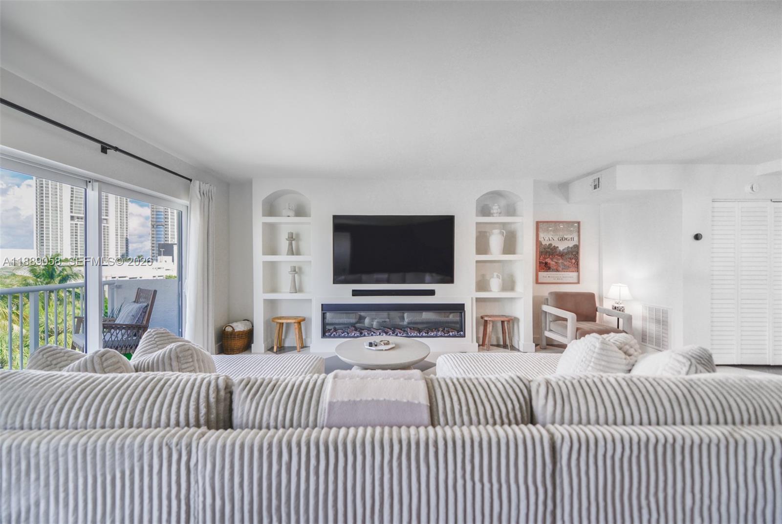 TOWNE ROYALE CONDO - Residential