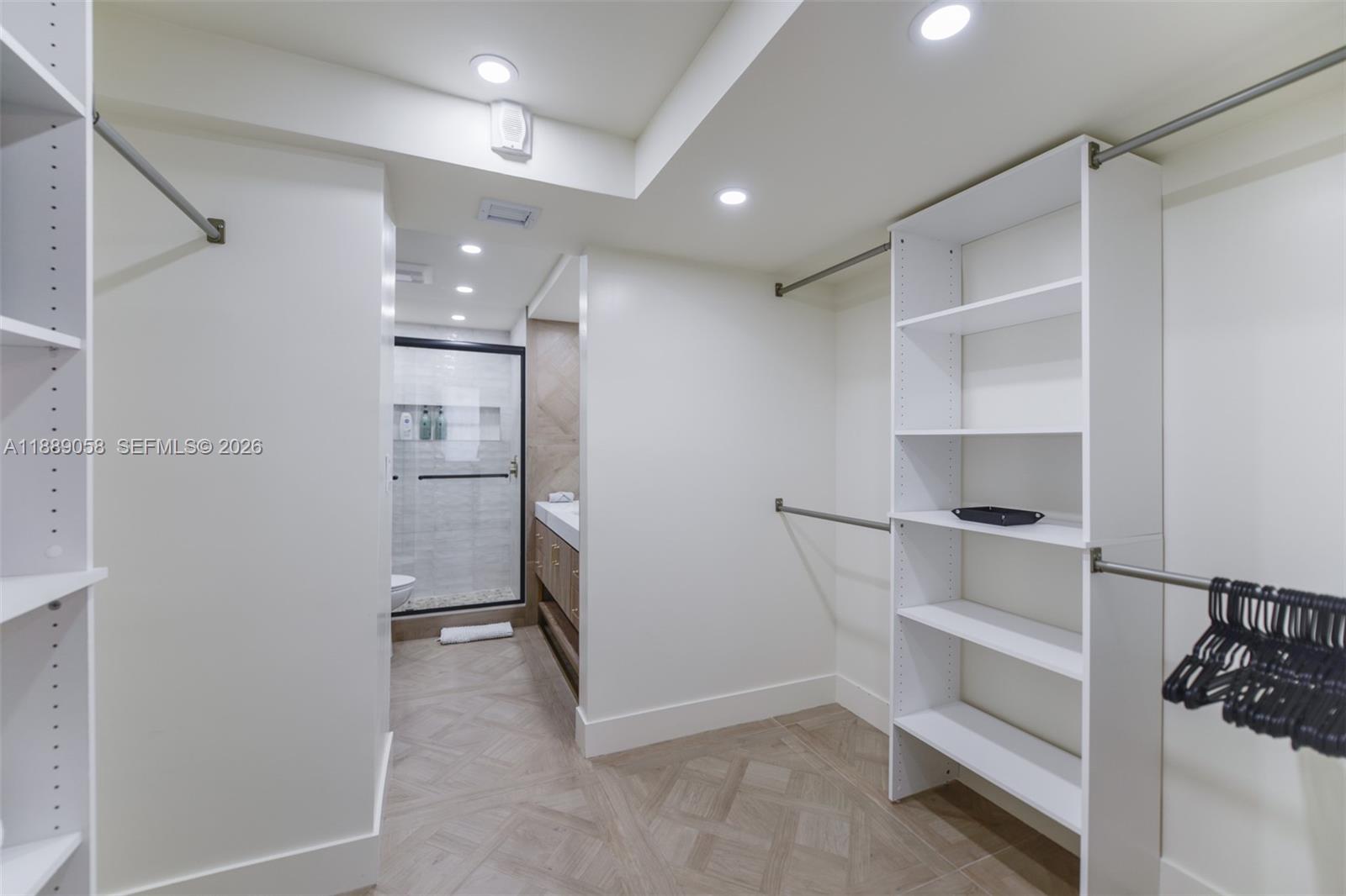 TOWNE ROYALE CONDO - Residential