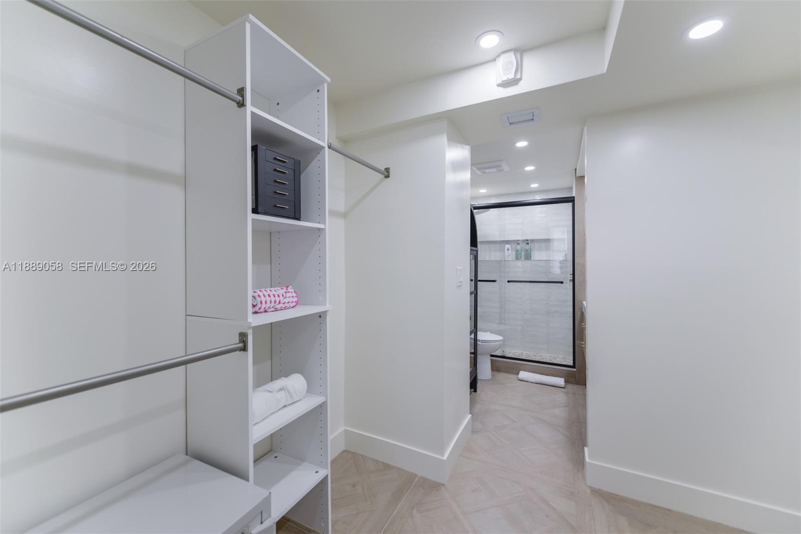 TOWNE ROYALE CONDO - Residential