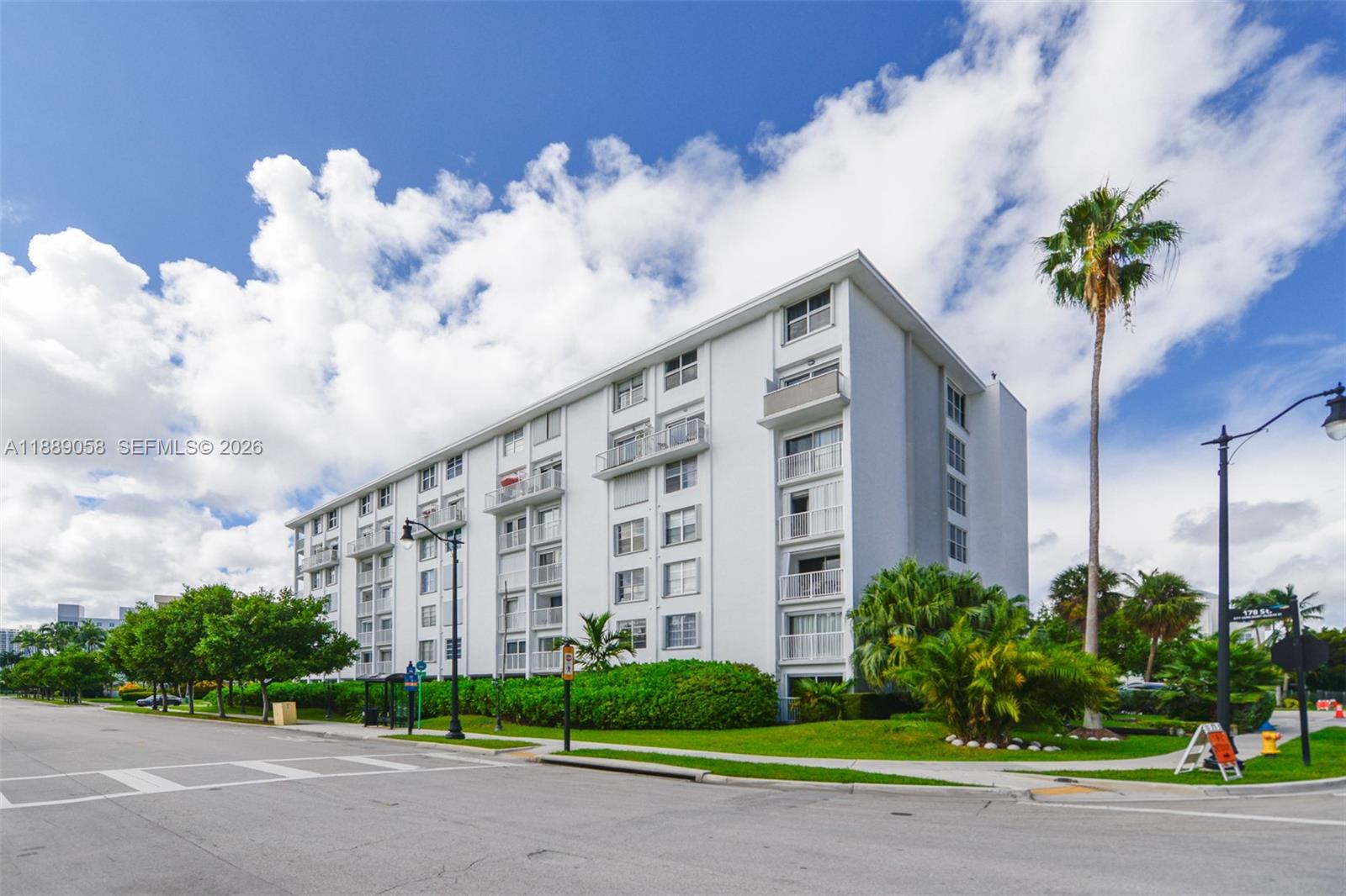 TOWNE ROYALE CONDO - Residential