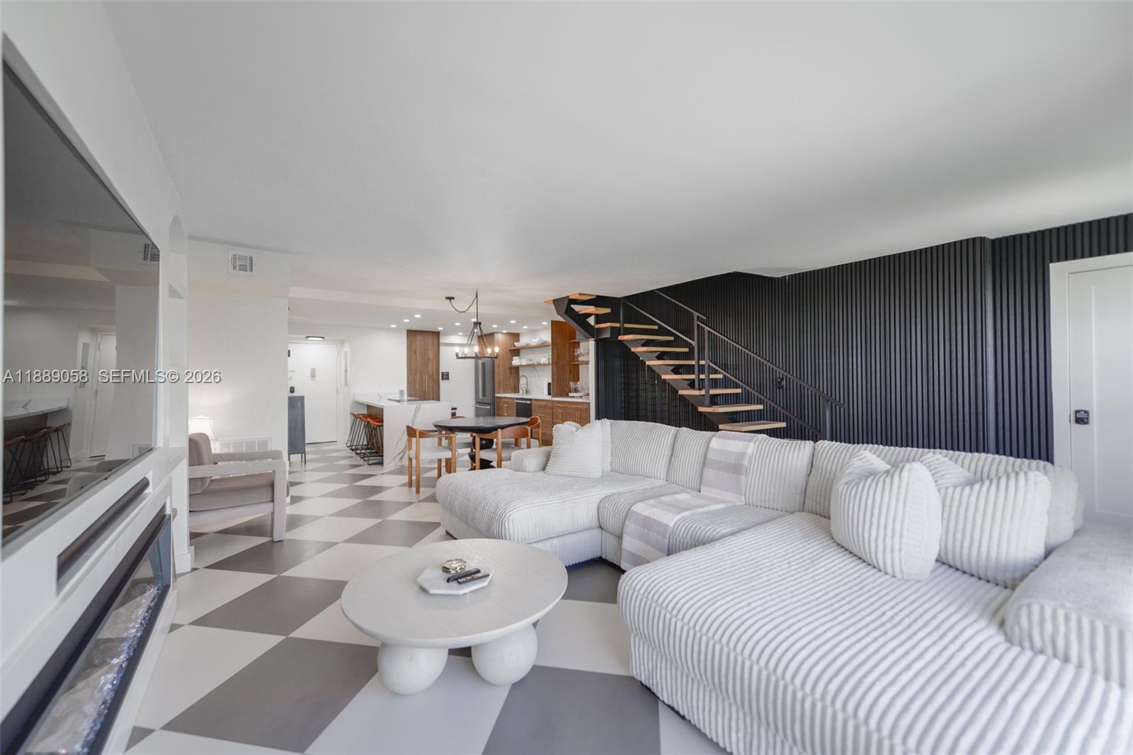 TOWNE ROYALE CONDO - Residential