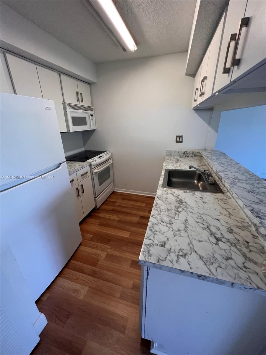 SUN VISTA GARDENS CONDO - Residential Lease