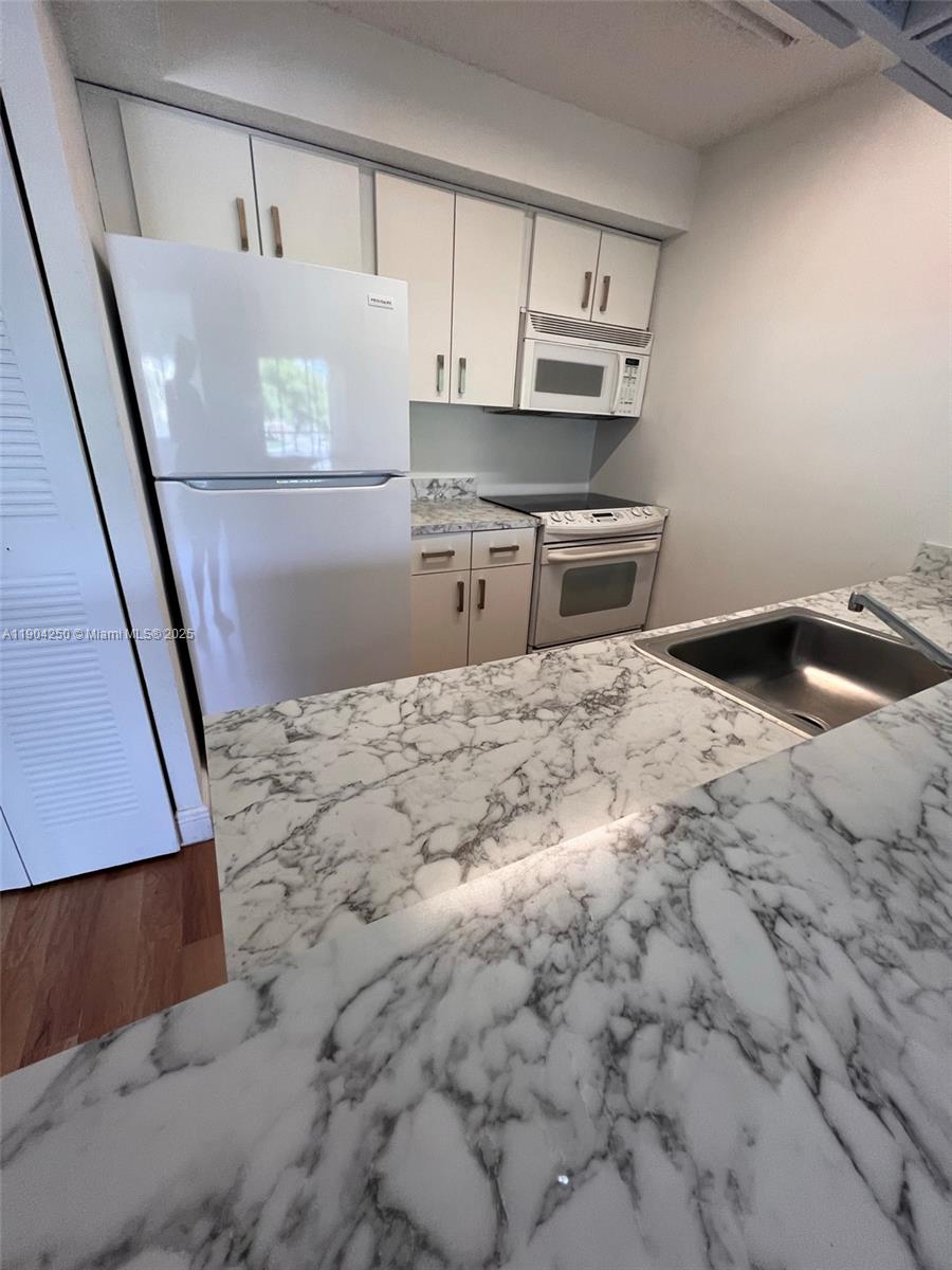 SUN VISTA GARDENS CONDO - Residential Lease