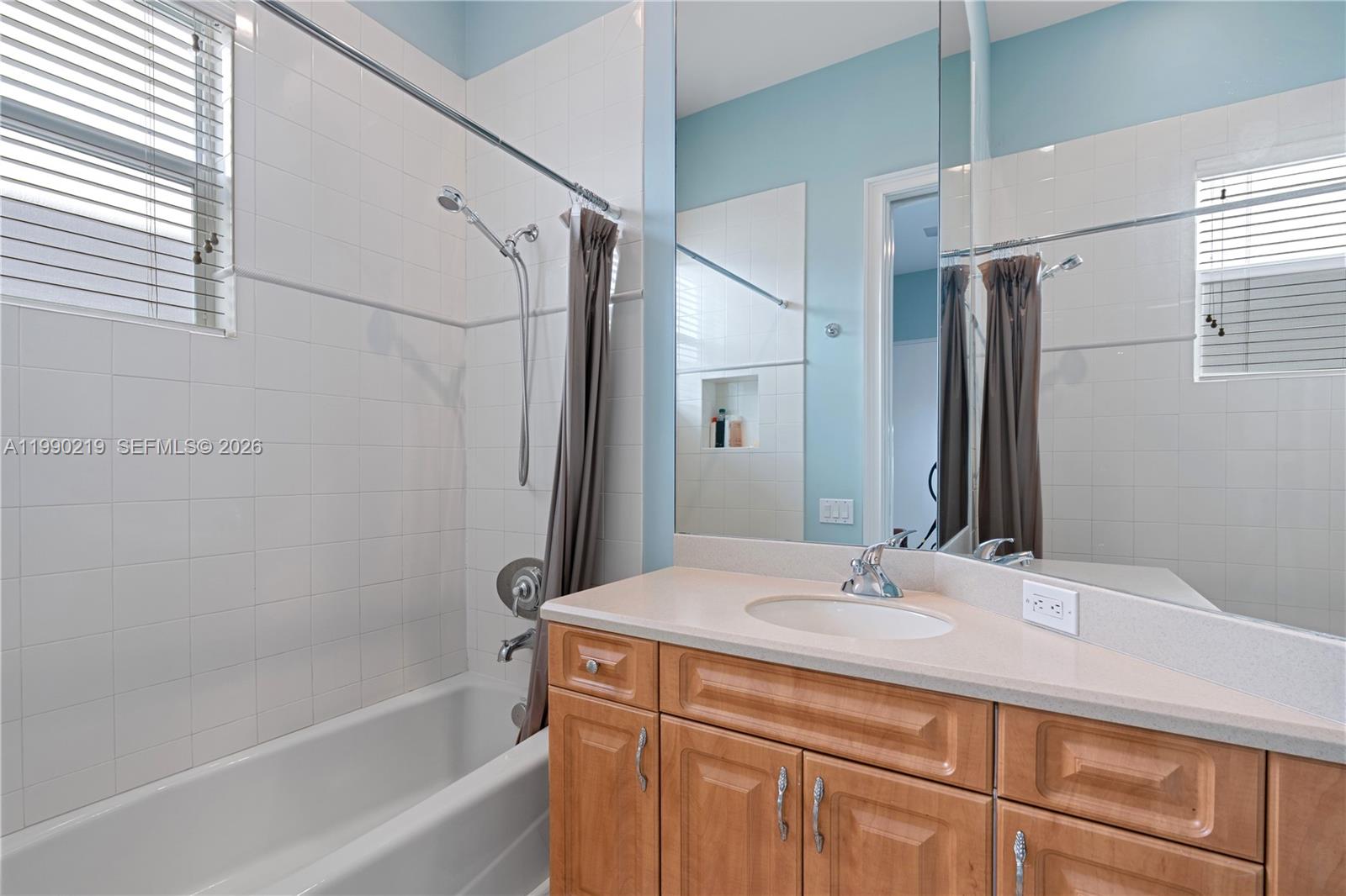 THREE ISLANDS 3RD SECTION - Residential