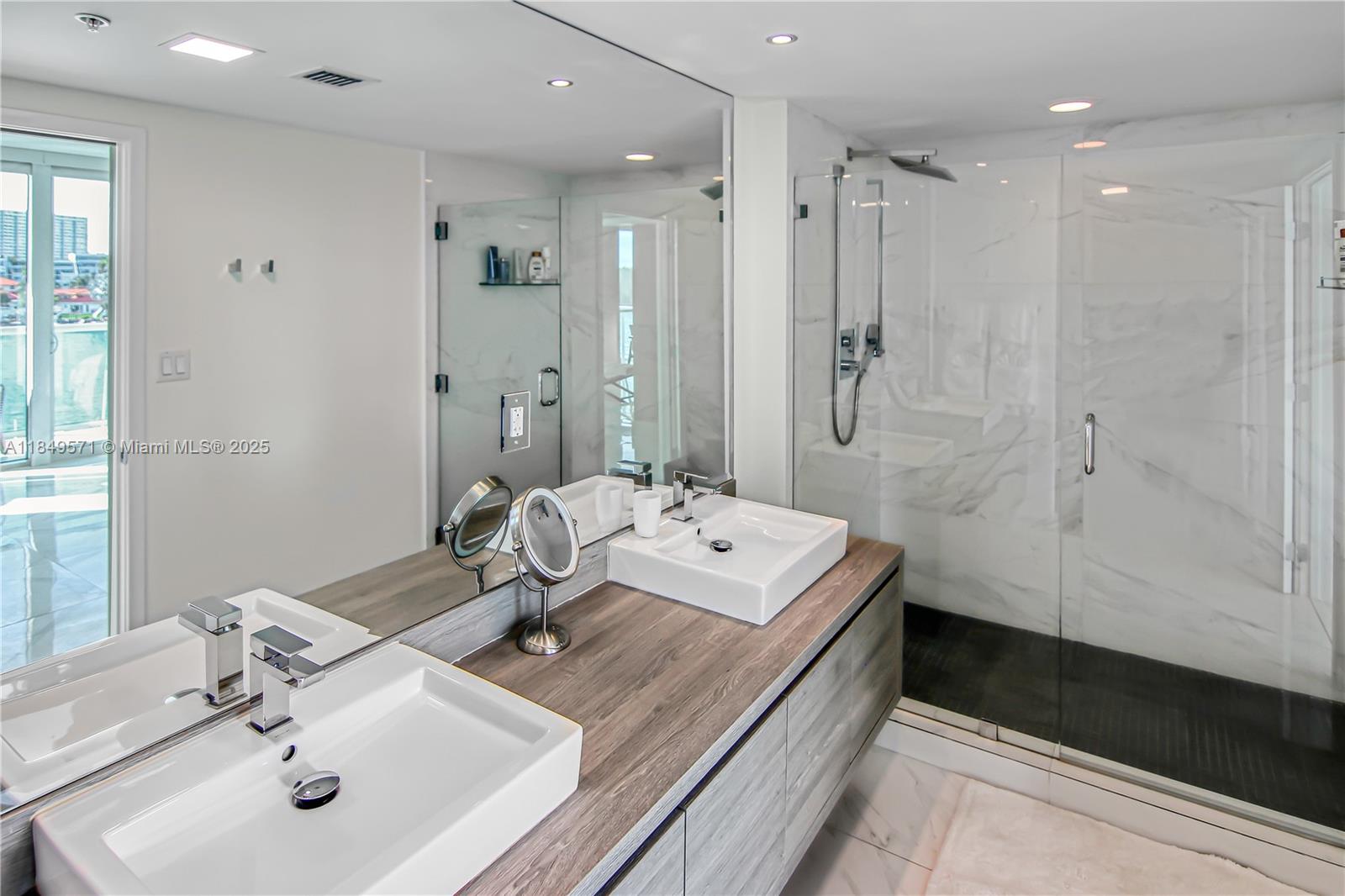 400 SUNNY ISLES CONDO EAS - Residential