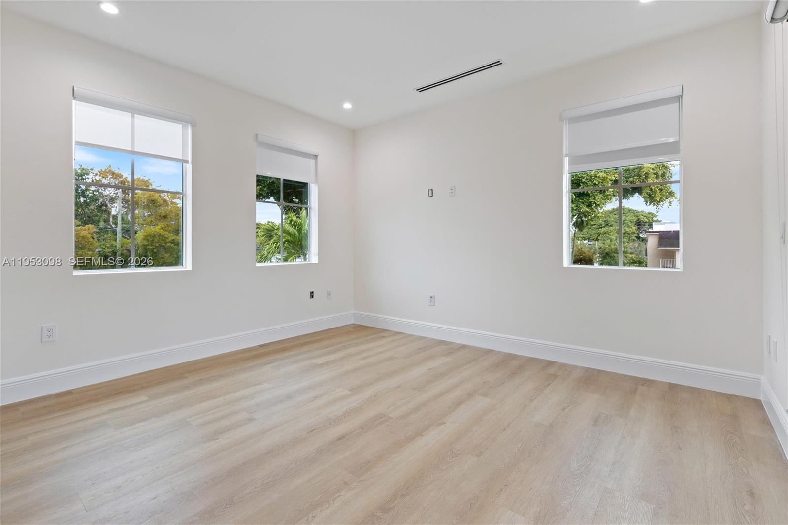 EAST SHENANDOAH - Residential