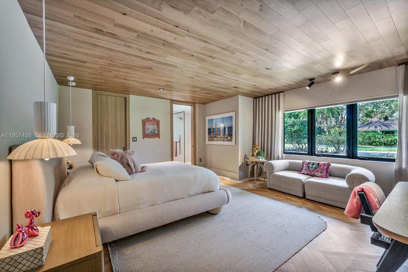 PINECREST GROVE - Residential