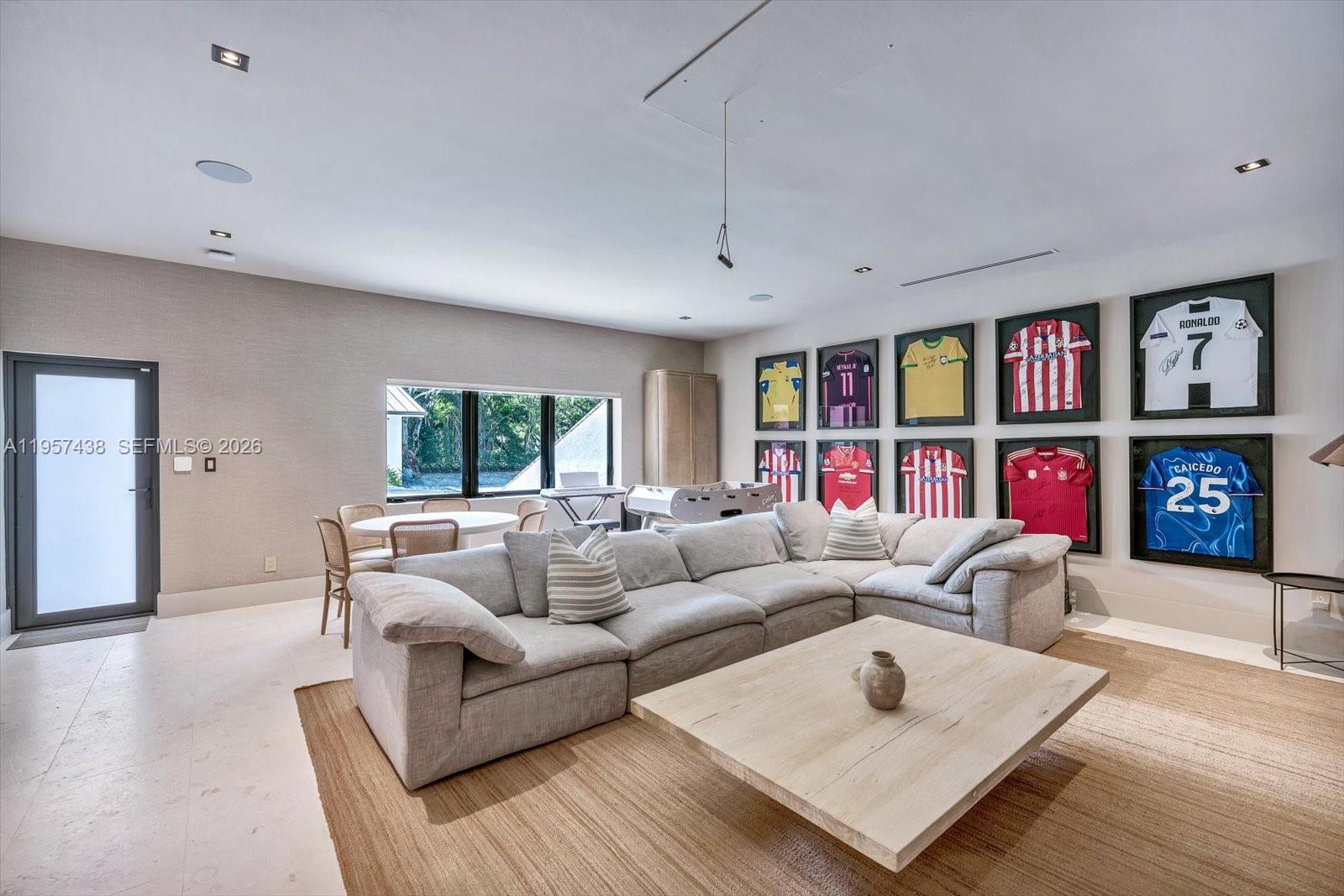 PINECREST GROVE - Residential