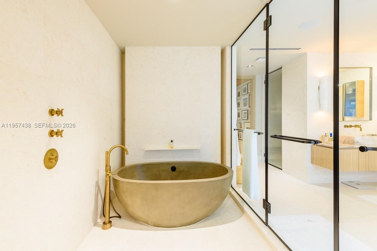 PINECREST GROVE - Residential