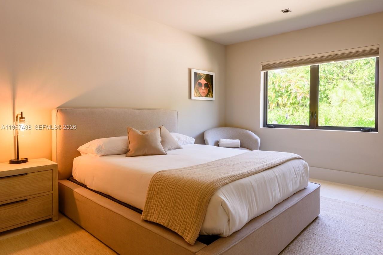 PINECREST GROVE - Residential