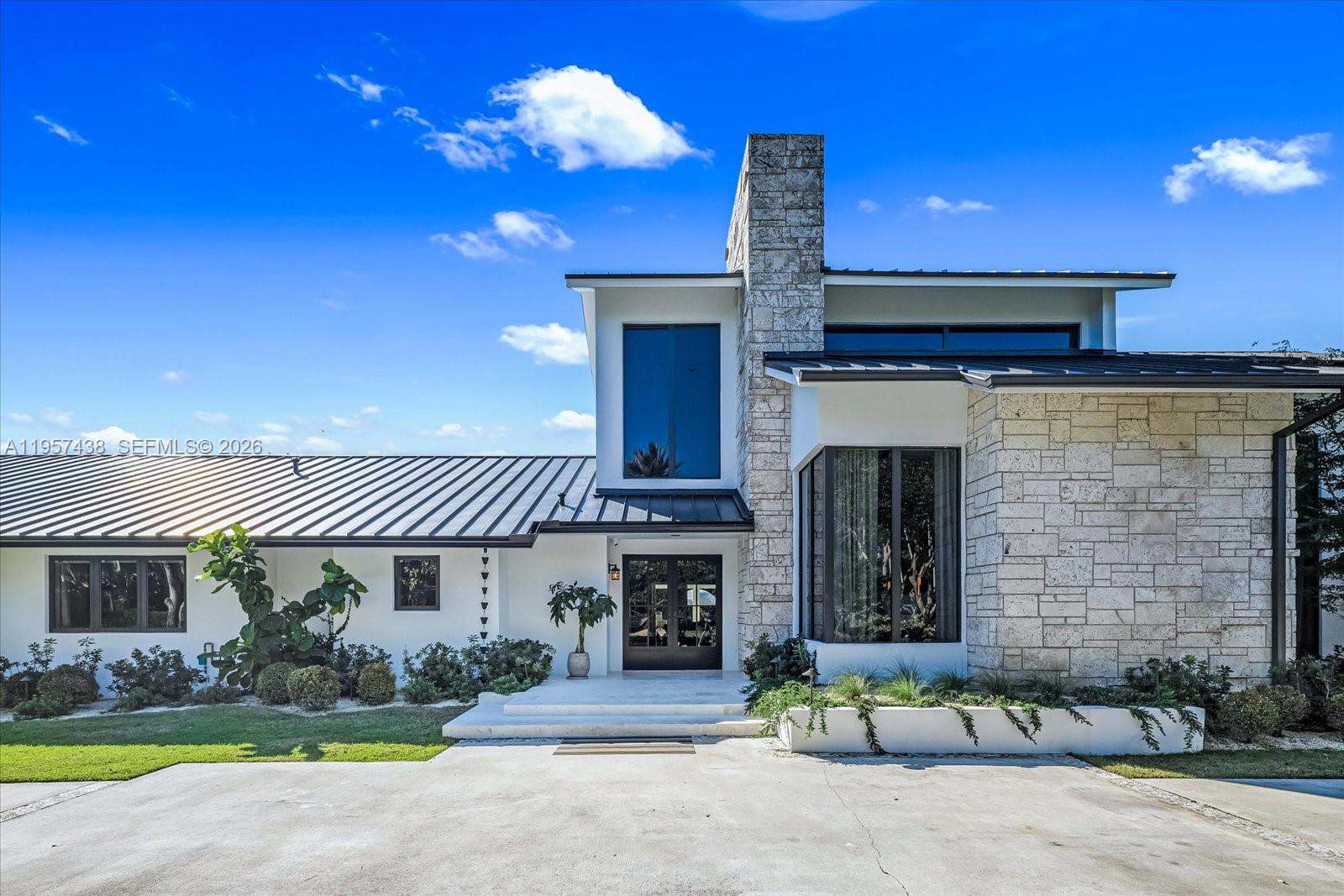 PINECREST GROVE - Residential