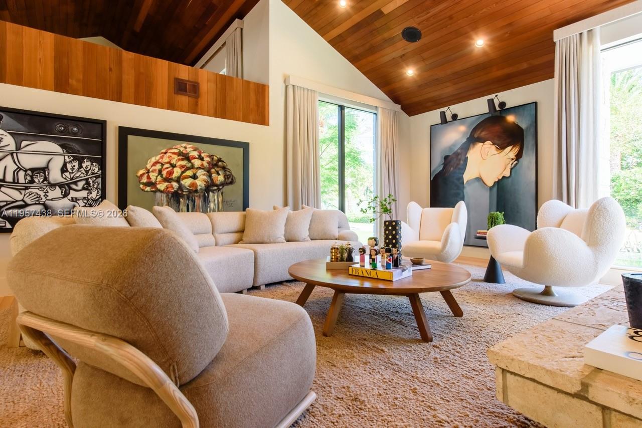 PINECREST GROVE - Residential