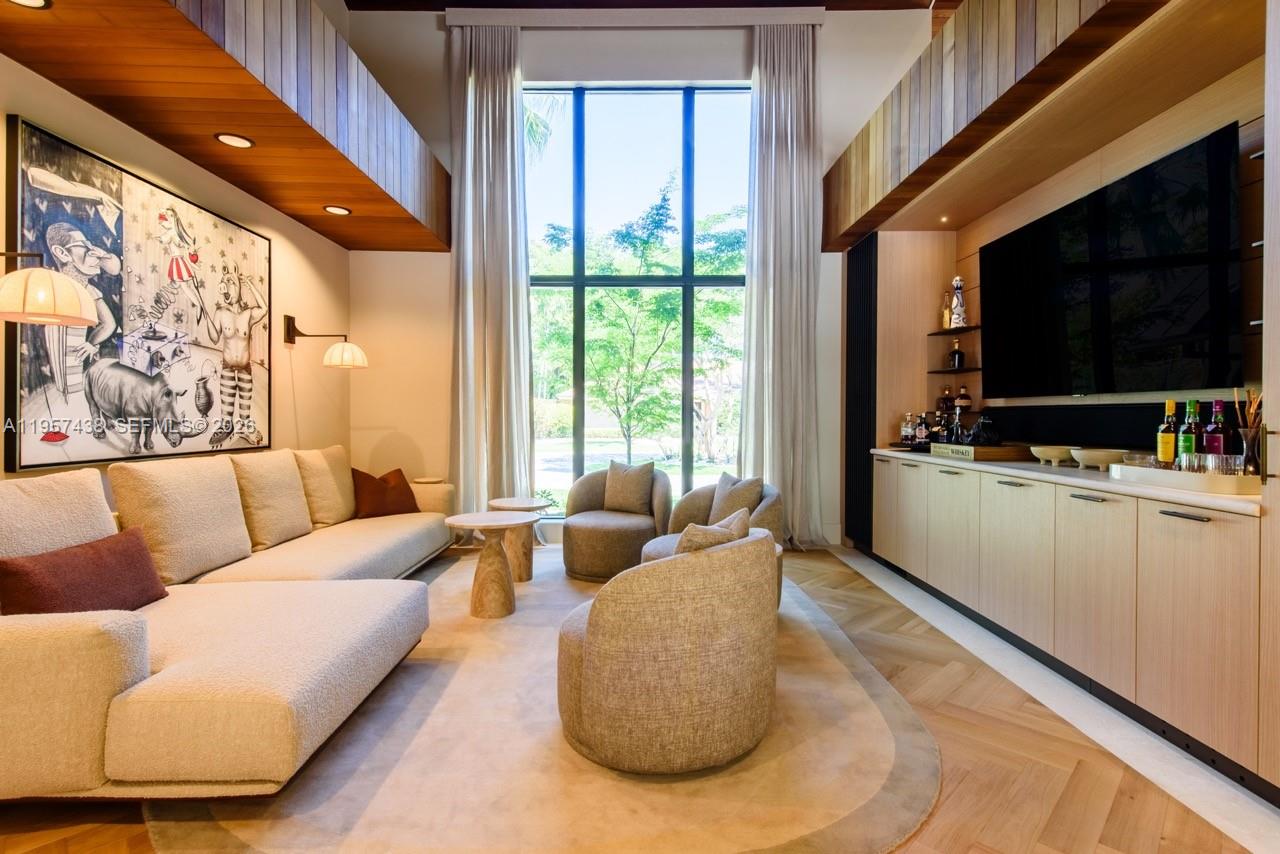 PINECREST GROVE - Residential