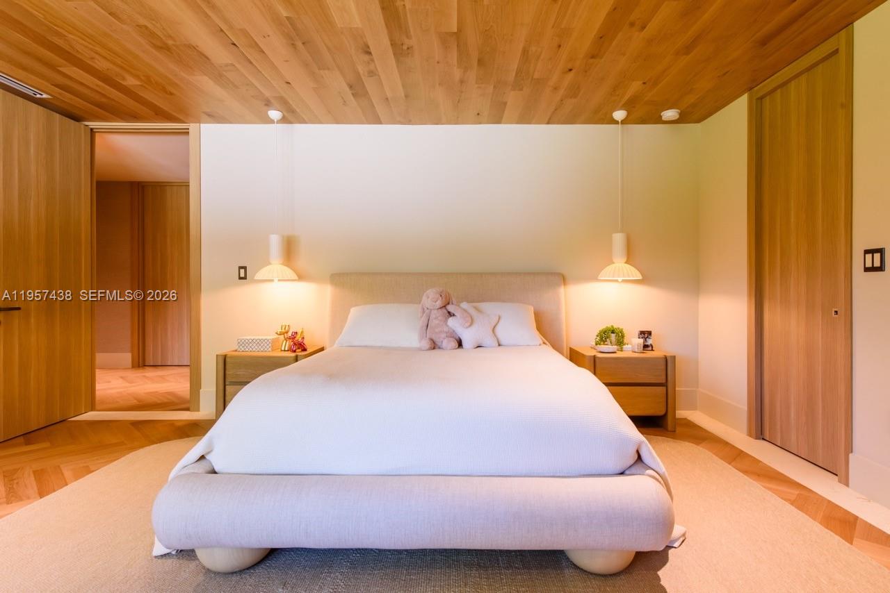 PINECREST GROVE - Residential