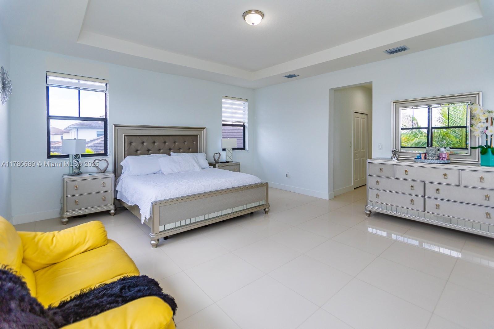 CYPRESS LAKE - Residential