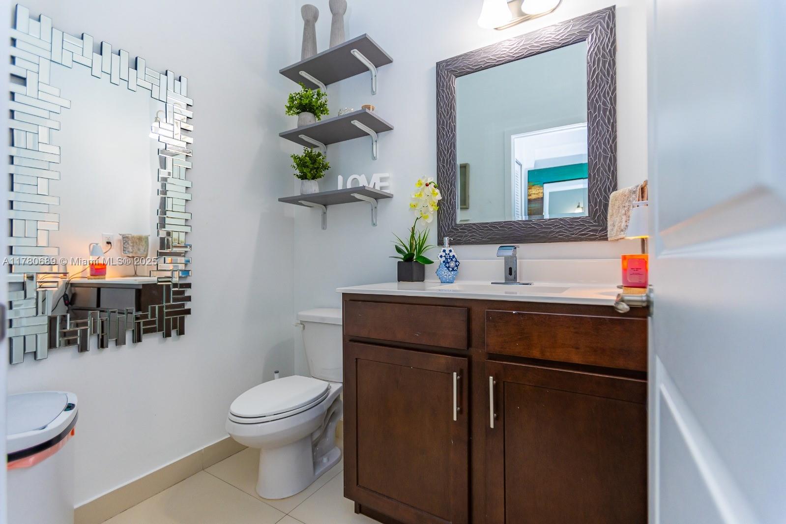 CYPRESS LAKE - Residential