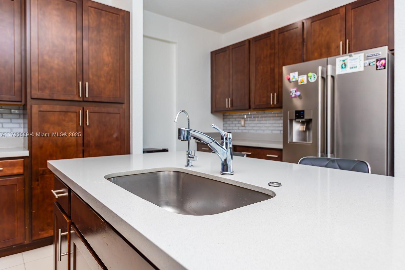 CYPRESS LAKE - Residential