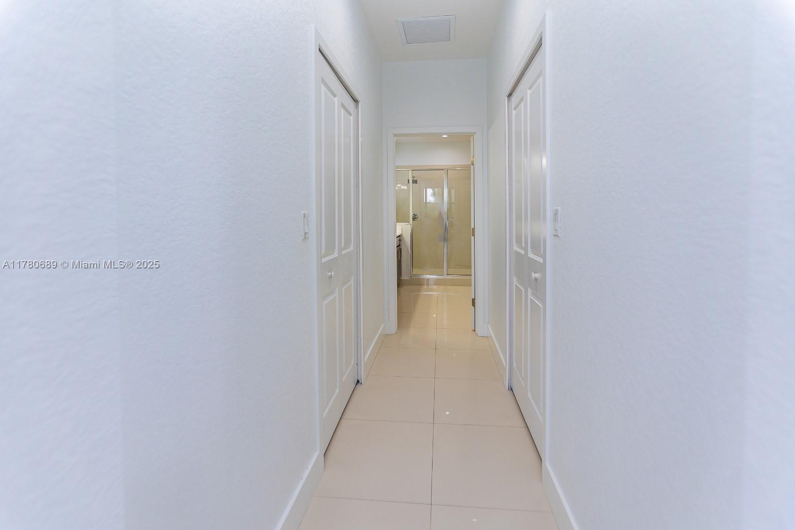 CYPRESS LAKE - Residential