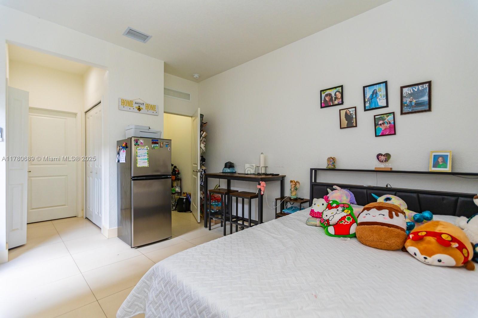 CYPRESS LAKE - Residential