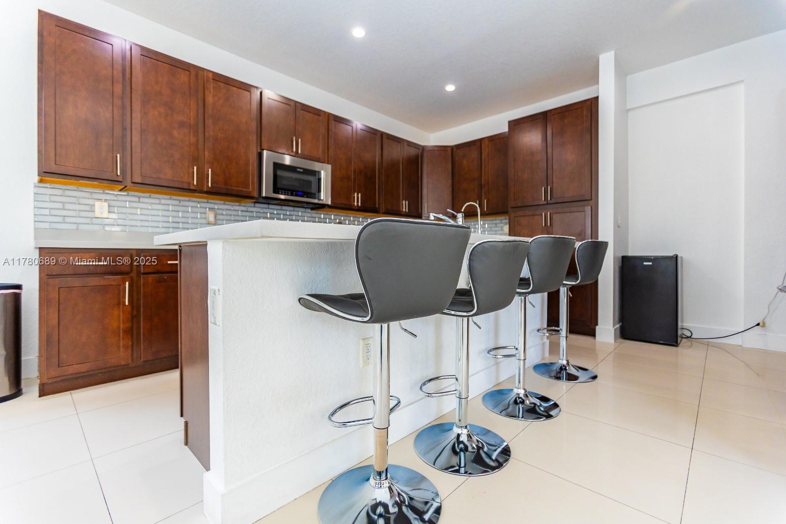 CYPRESS LAKE - Residential